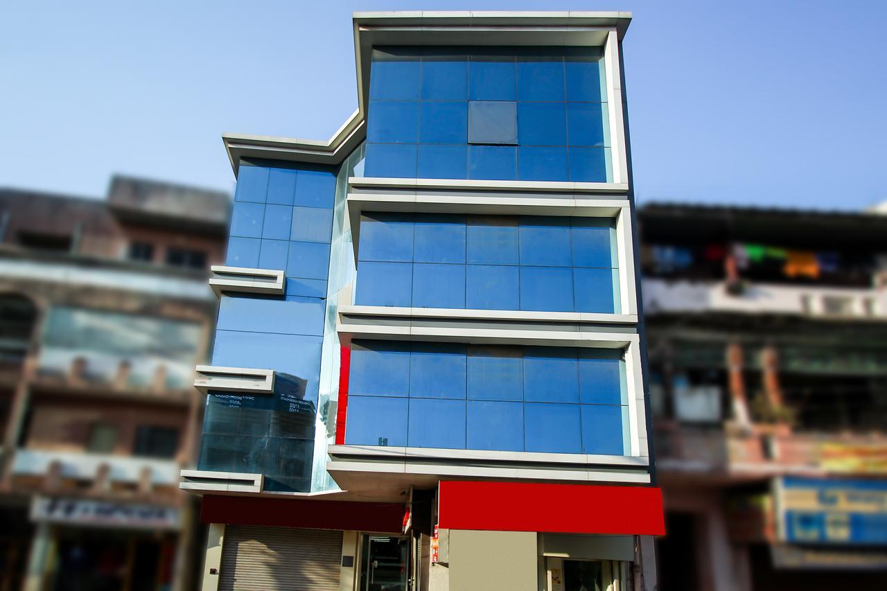 New Rajdhani Hotel Vadodara Bagian luar foto