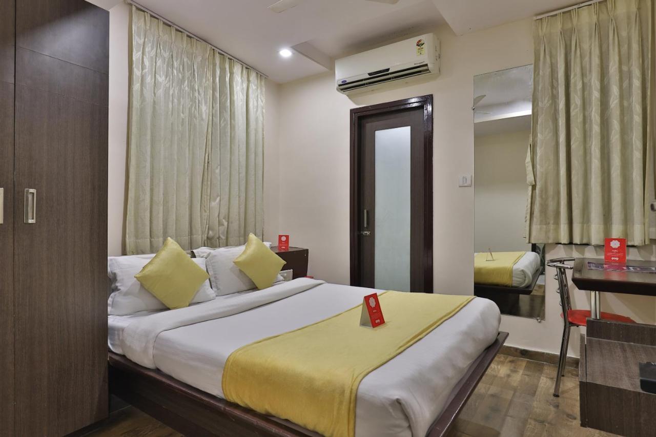 New Rajdhani Hotel Vadodara Bagian luar foto