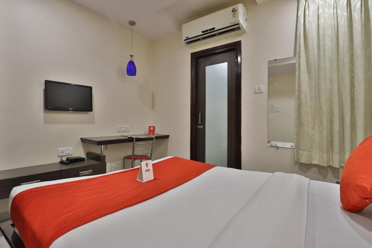 New Rajdhani Hotel Vadodara Bagian luar foto
